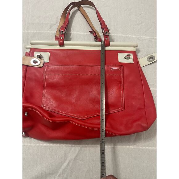 Coach Limited Edition Red and White Leather Turnlock Satchel style 9285 - Picture 5 of 12